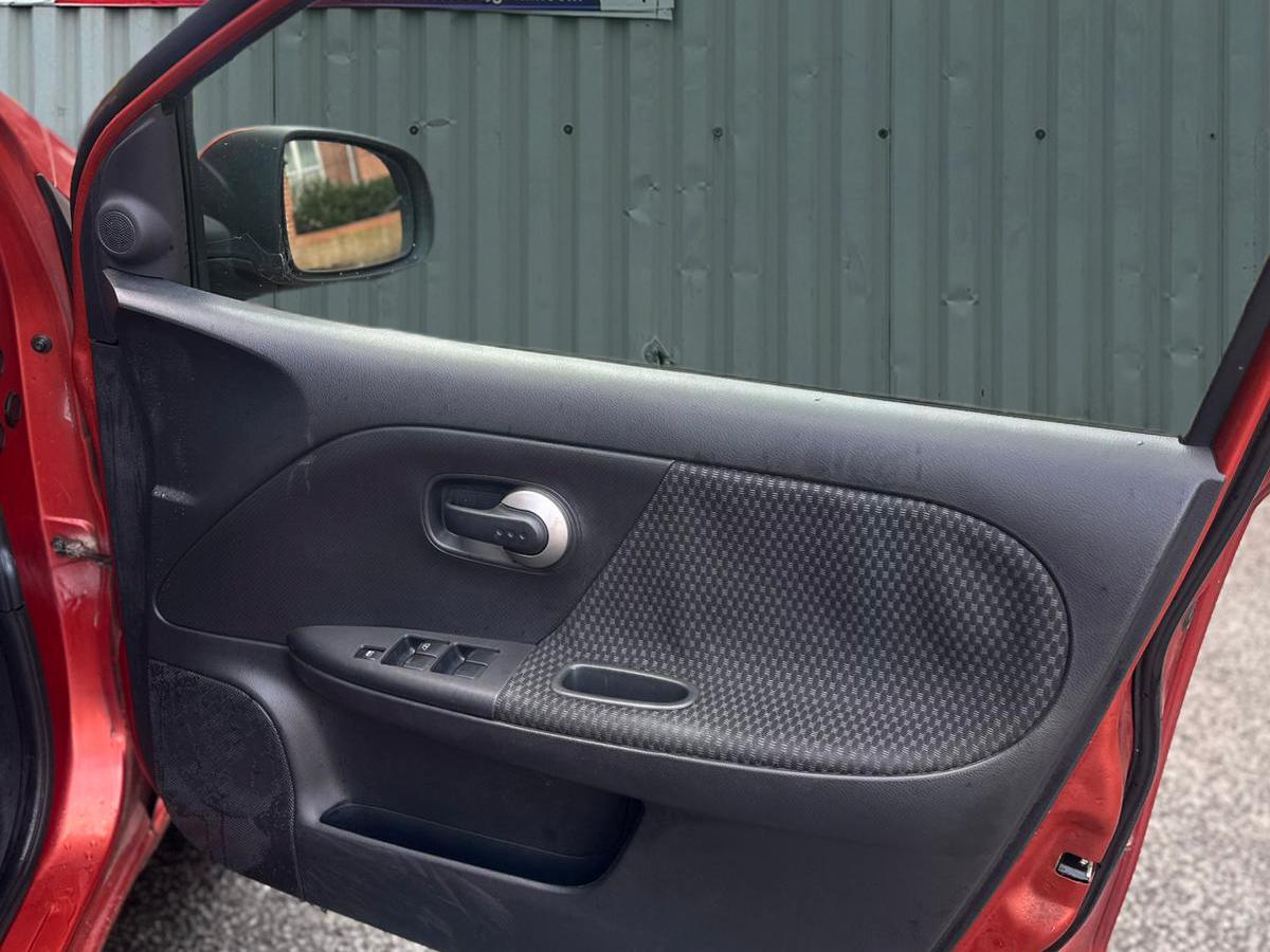 Nissan Note 1.6 16V Acenta Hatchback 5dr Petrol Auto Euro 4 (110 ps)