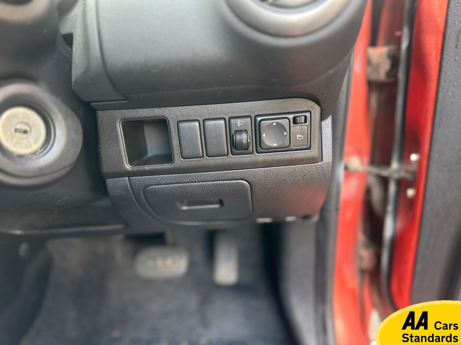 Nissan Note 1.6 16V Acenta Hatchback 5dr Petrol Auto Euro 4 (110 ps)