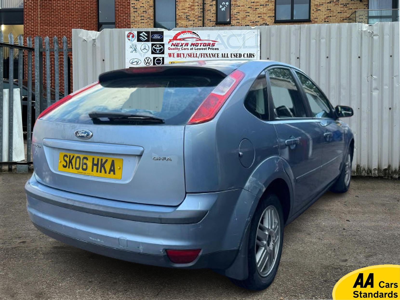 Ford Focus 1.6 Ghia Hatchback 5dr Petrol Automatic (184 g/km, 99 bhp)