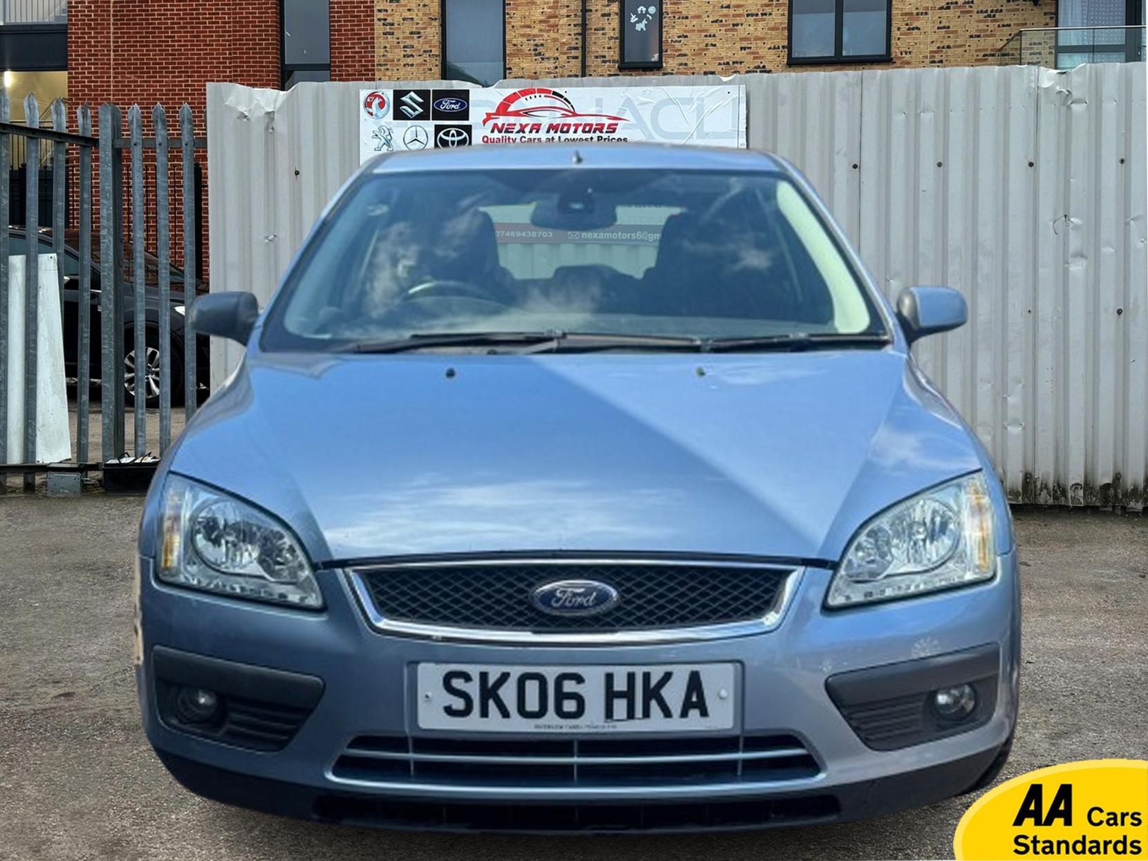 Ford Focus 1.6 Ghia Hatchback 5dr Petrol Automatic (184 g/km, 99 bhp)