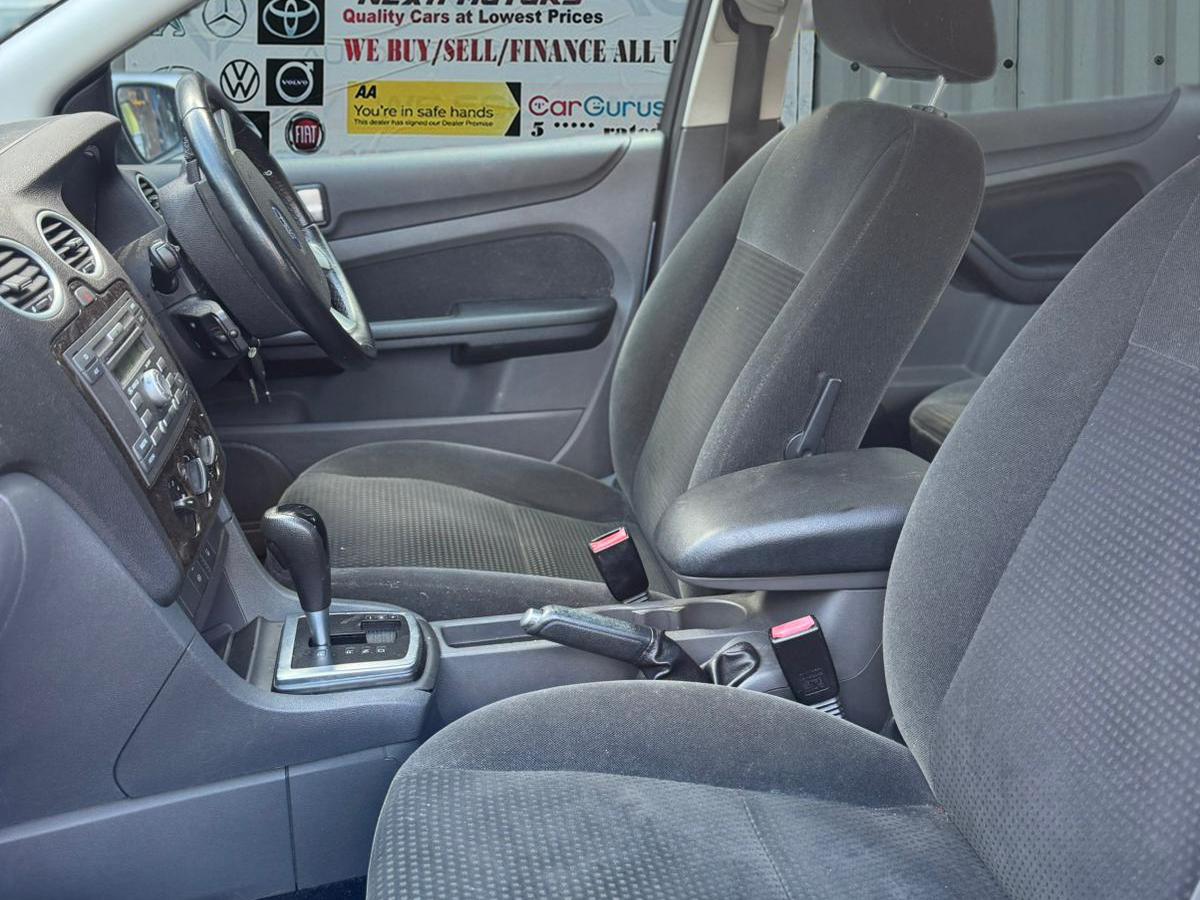 Ford Focus 1.6 Ghia Hatchback 5dr Petrol Automatic (184 g/km, 99 bhp)
