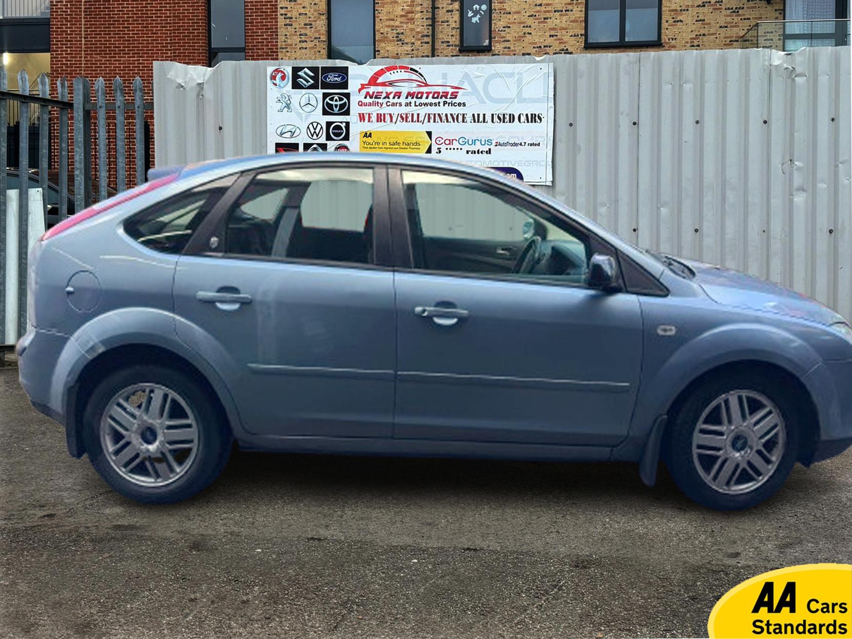 Ford Focus 1.6 Ghia Hatchback 5dr Petrol Automatic (184 g/km, 99 bhp)