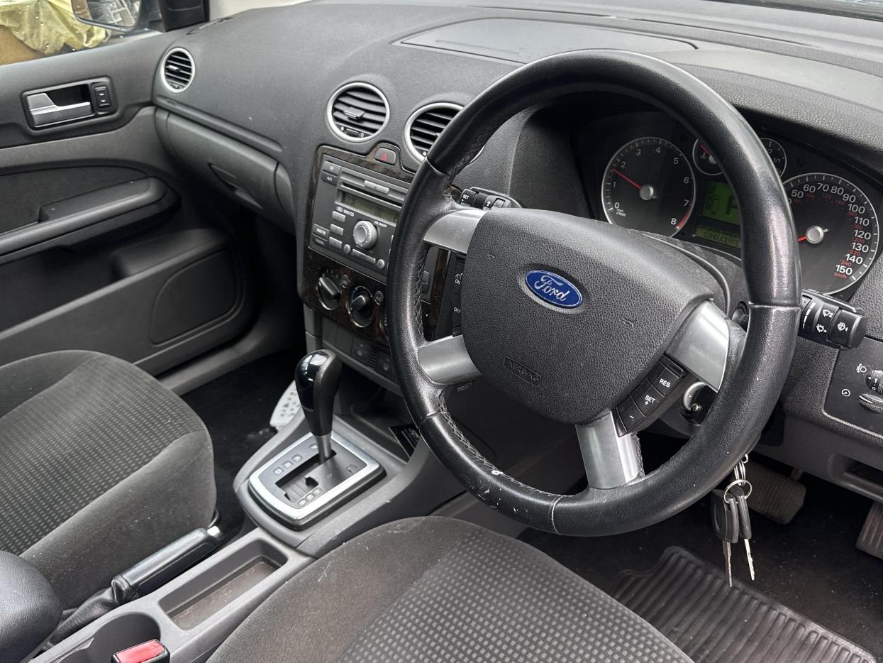 Ford Focus 1.6 Ghia Hatchback 5dr Petrol Automatic (184 g/km, 99 bhp)