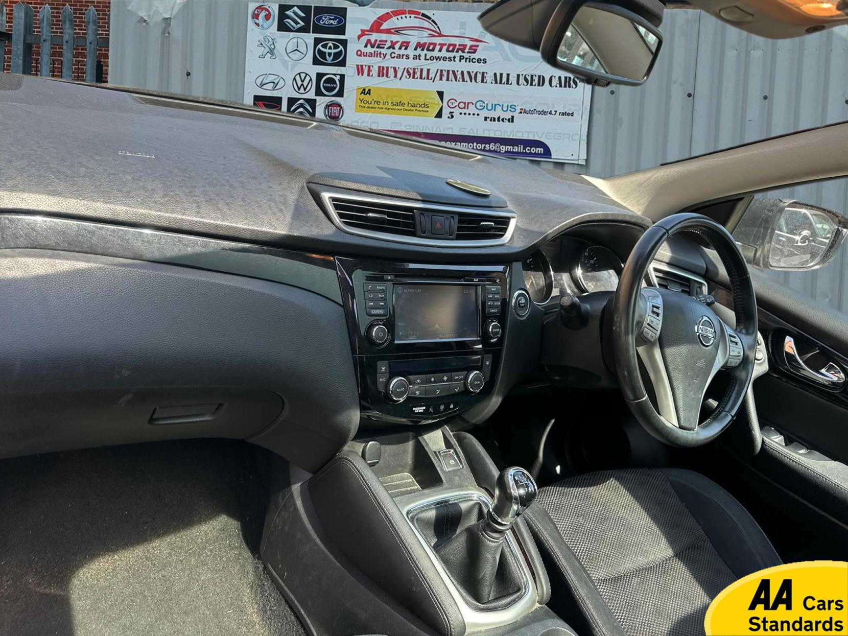 Nissan Qashqai 1.2 DIG-T Acenta Premium SUV 5dr Petrol Manual 2WD Euro 5 (s/s) (115 ps)