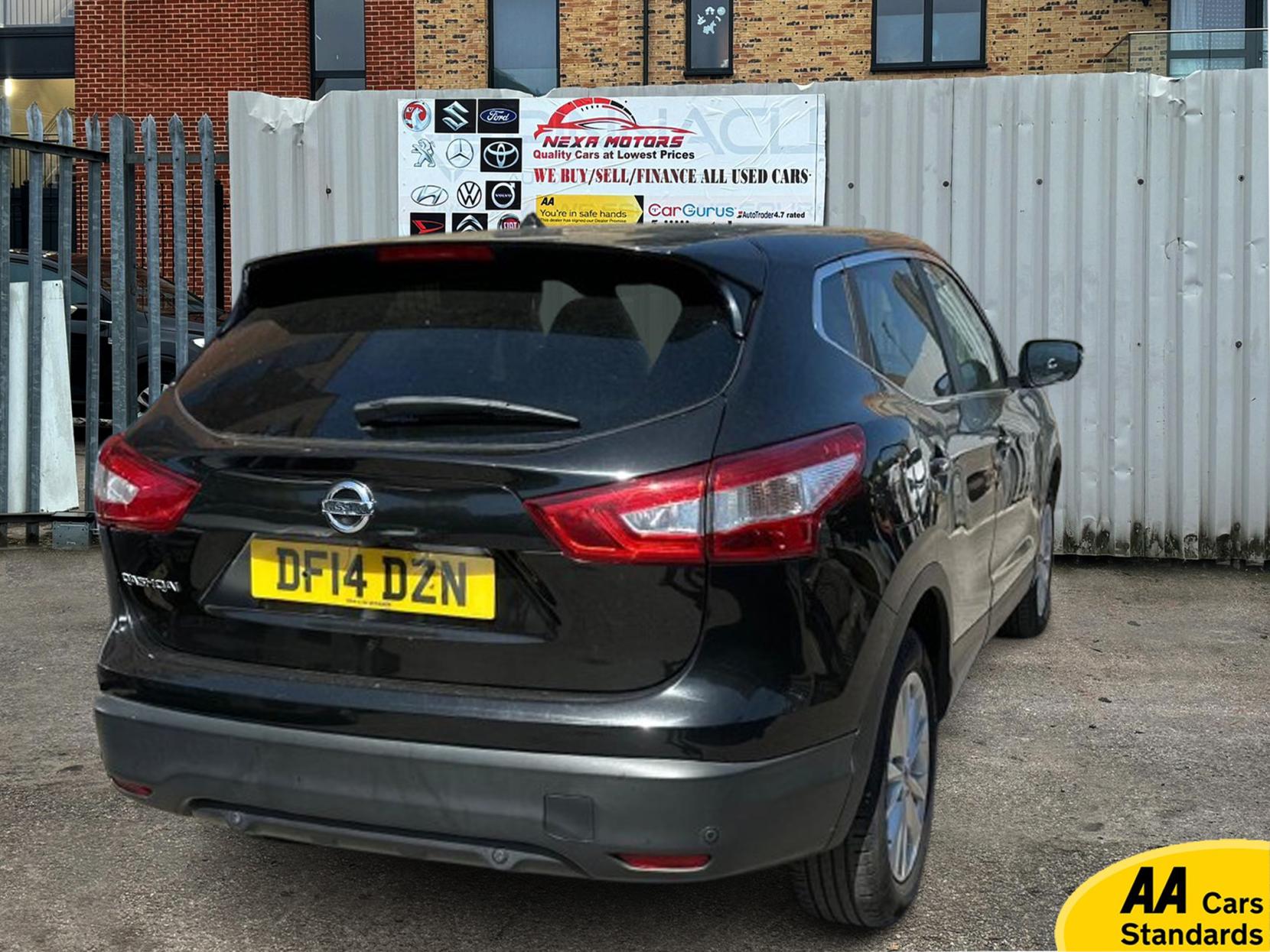 Nissan Qashqai 1.2 DIG-T Acenta Premium SUV 5dr Petrol Manual 2WD Euro 5 (s/s) (115 ps)