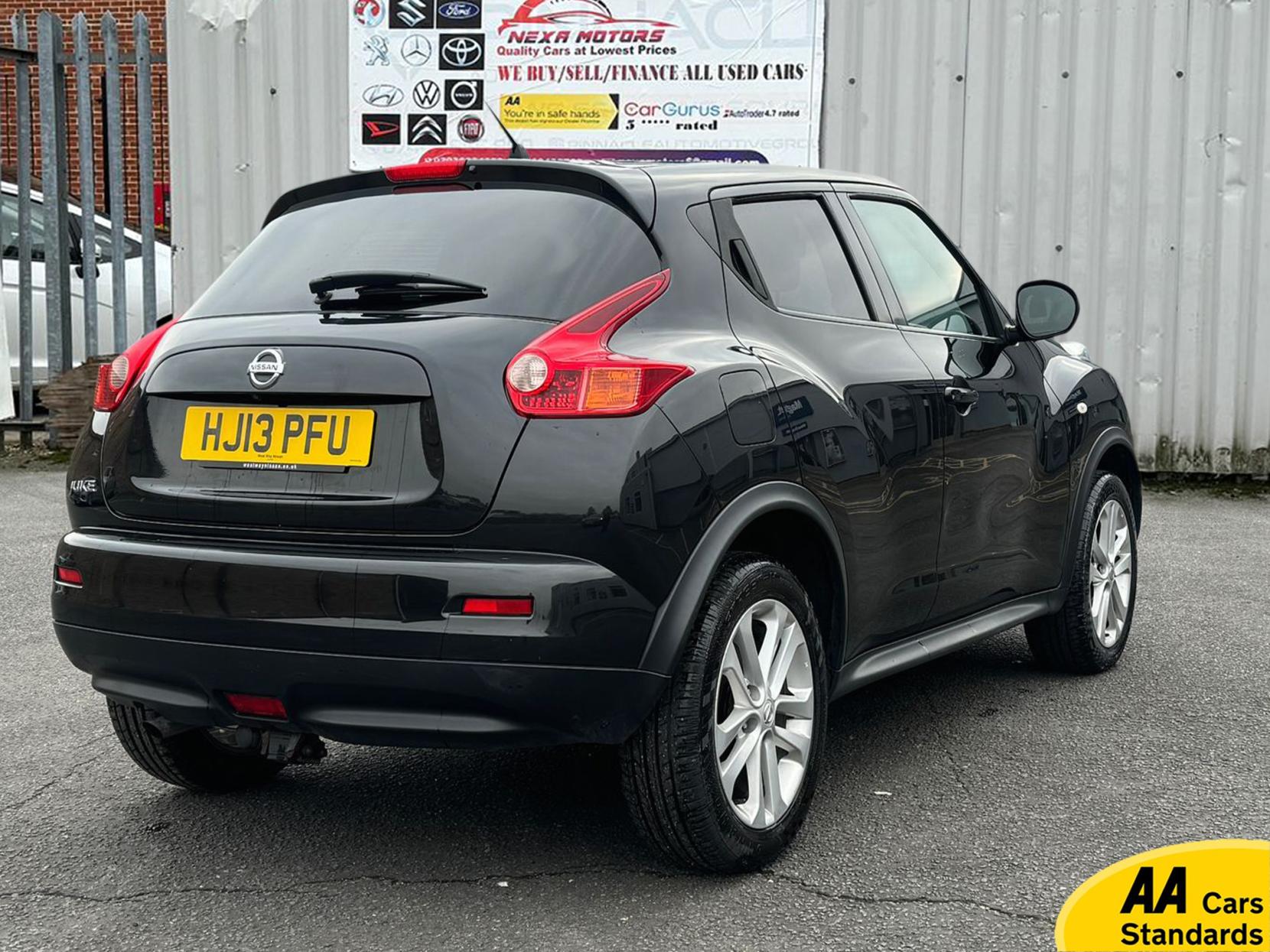 Nissan Juke 1.6 Acenta Premium SUV 5dr Petrol CVT Euro 5 (117 ps)