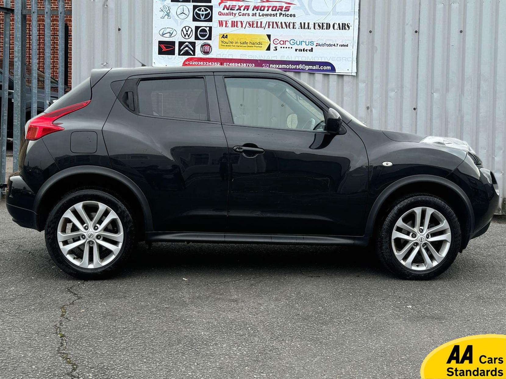 Nissan Juke 1.6 Acenta Premium SUV 5dr Petrol CVT Euro 5 (117 ps)