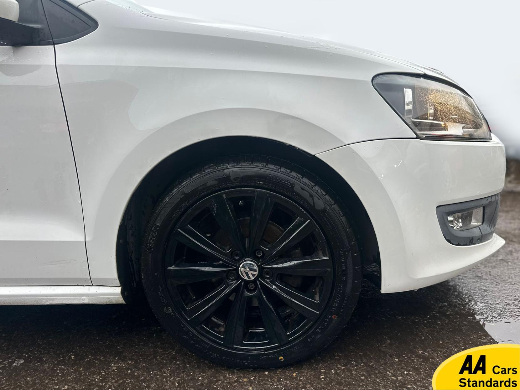 Volkswagen Polo 1.4 SEL Hatchback 5dr Petrol DSG Euro 5 (85 ps)