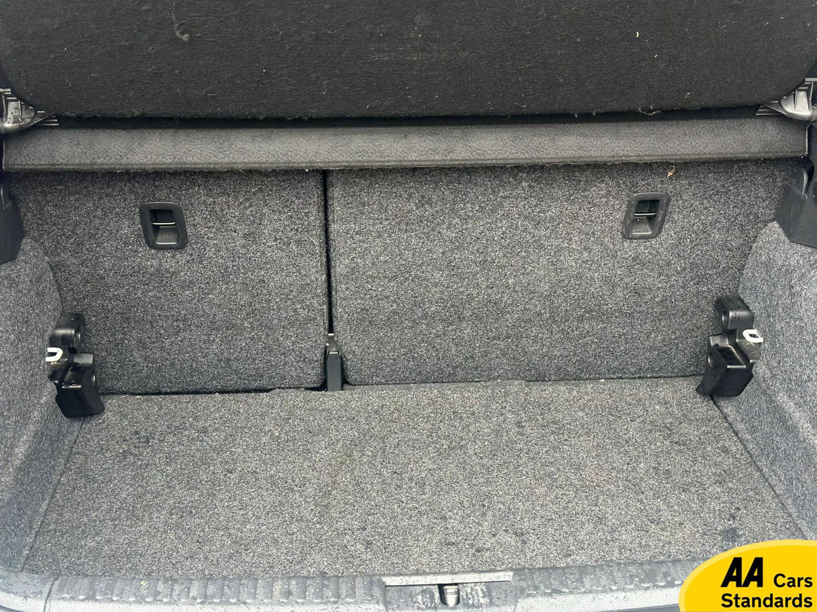 Volkswagen Polo 1.4 SEL Hatchback 5dr Petrol DSG Euro 5 (85 ps)