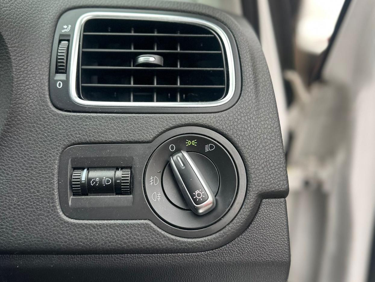 Volkswagen Polo 1.4 SEL Hatchback 5dr Petrol DSG Euro 5 (85 ps)