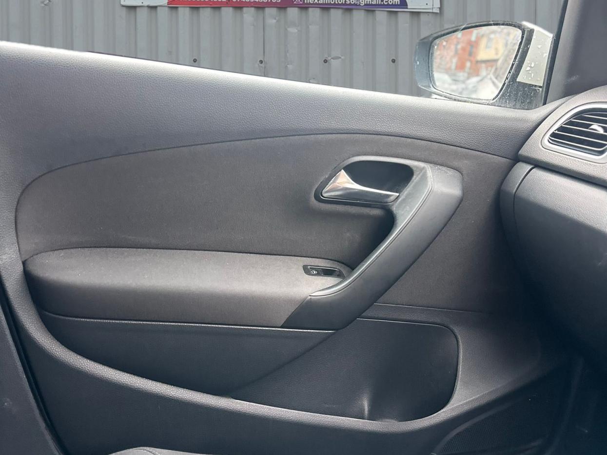 Volkswagen Polo 1.4 SEL Hatchback 5dr Petrol DSG Euro 5 (85 ps)