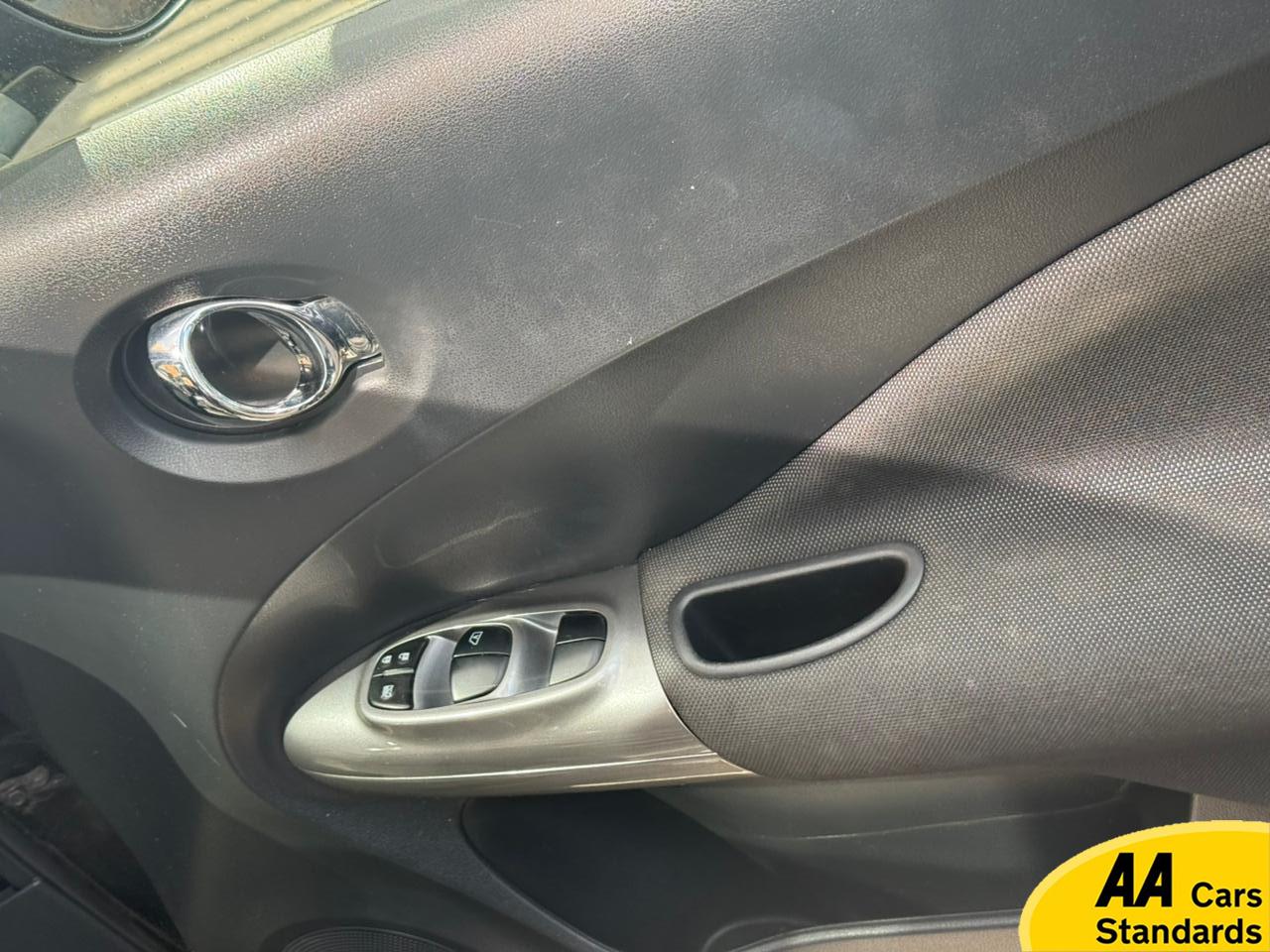 Nissan Juke 1.6 Acenta SUV 5dr Petrol Manual Euro 5 (s/s) (117 ps)