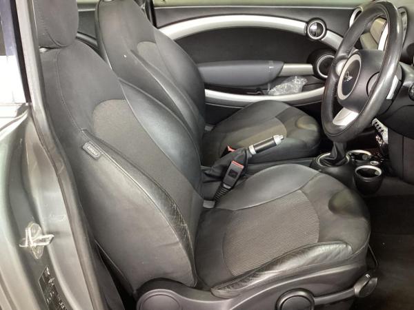 MINI Hatch 1.6 Cooper S Hatchback 3dr Petrol Steptronic Euro 4 (175 ps)