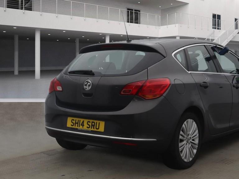 Vauxhall Astra 1.6 16v Excite Hatchback 5dr Petrol Manual Euro 5 (115 ps)