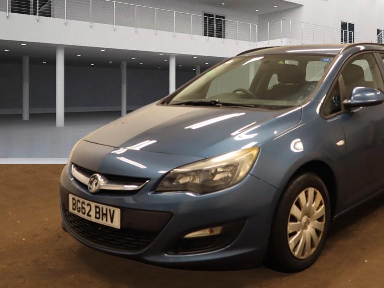 Vauxhall Astra 1.6 16V Exclusiv Sports Tourer 5dr Petrol Auto Euro 5 (115 ps)