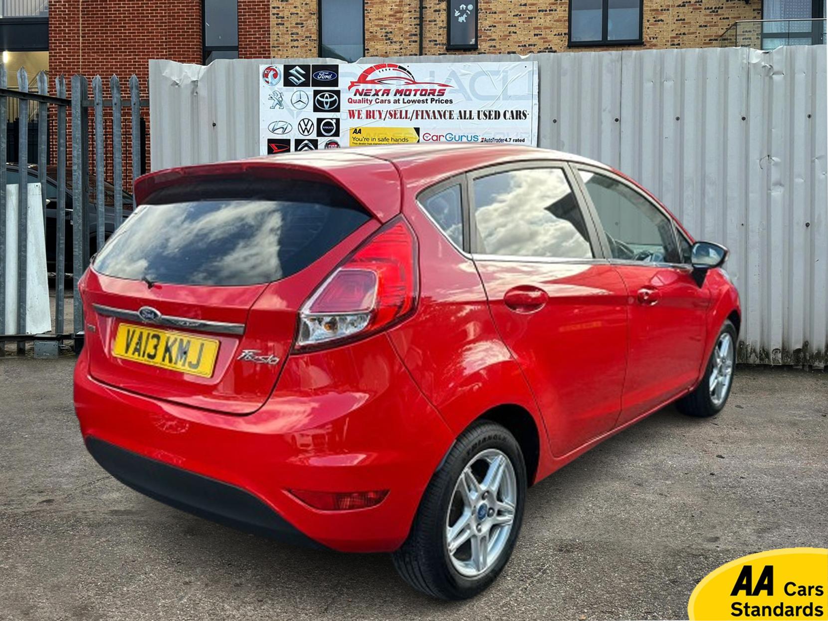 Ford Fiesta 1.0T EcoBoost Zetec Hatchback 5dr Petrol Manual Euro 5 (s/s) (100 ps)
