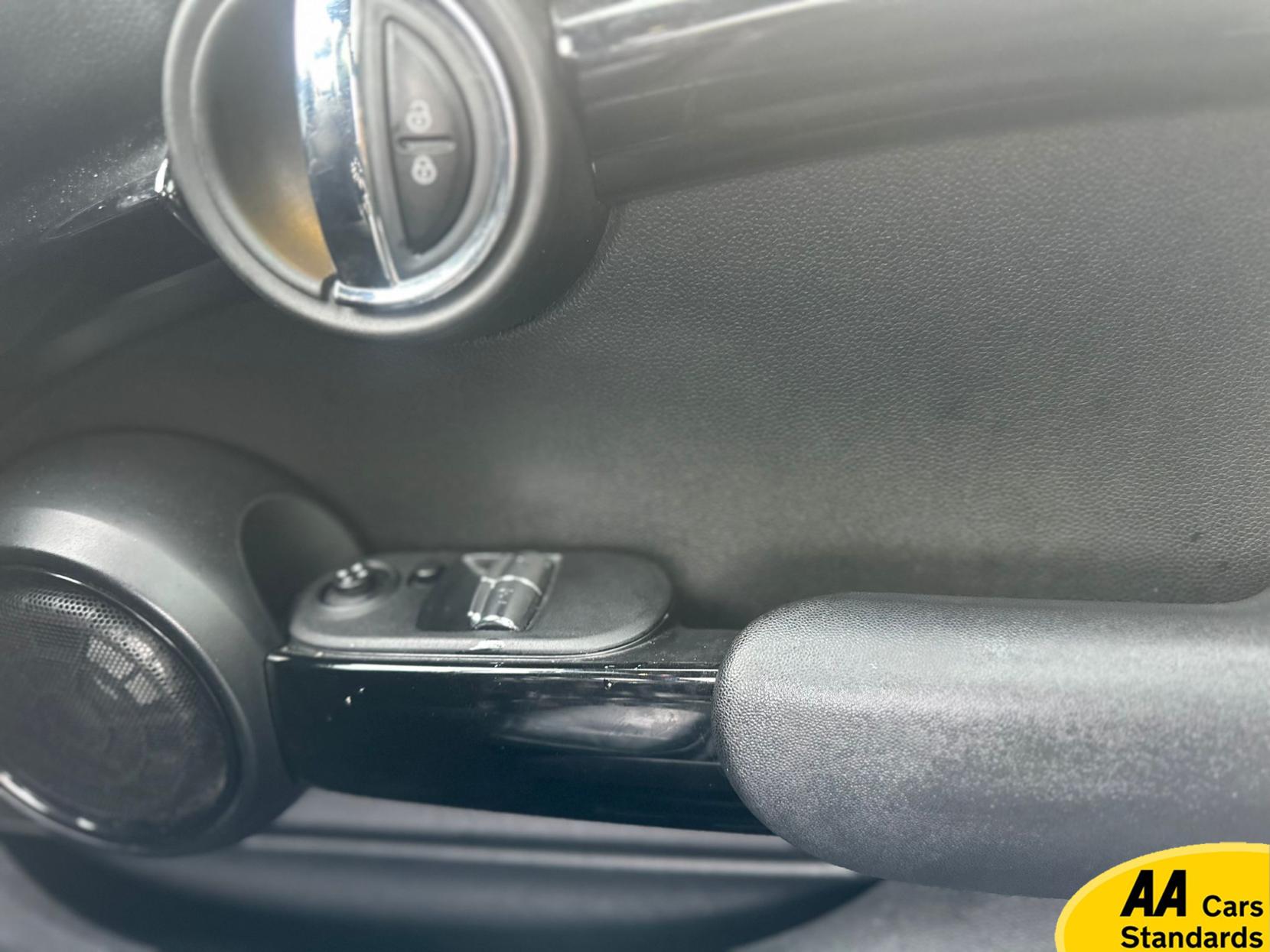 MINI Hatch 2.0 Cooper SD Hatchback 3dr Diesel Auto 6Spd Euro 6 (s/s) (170 ps)