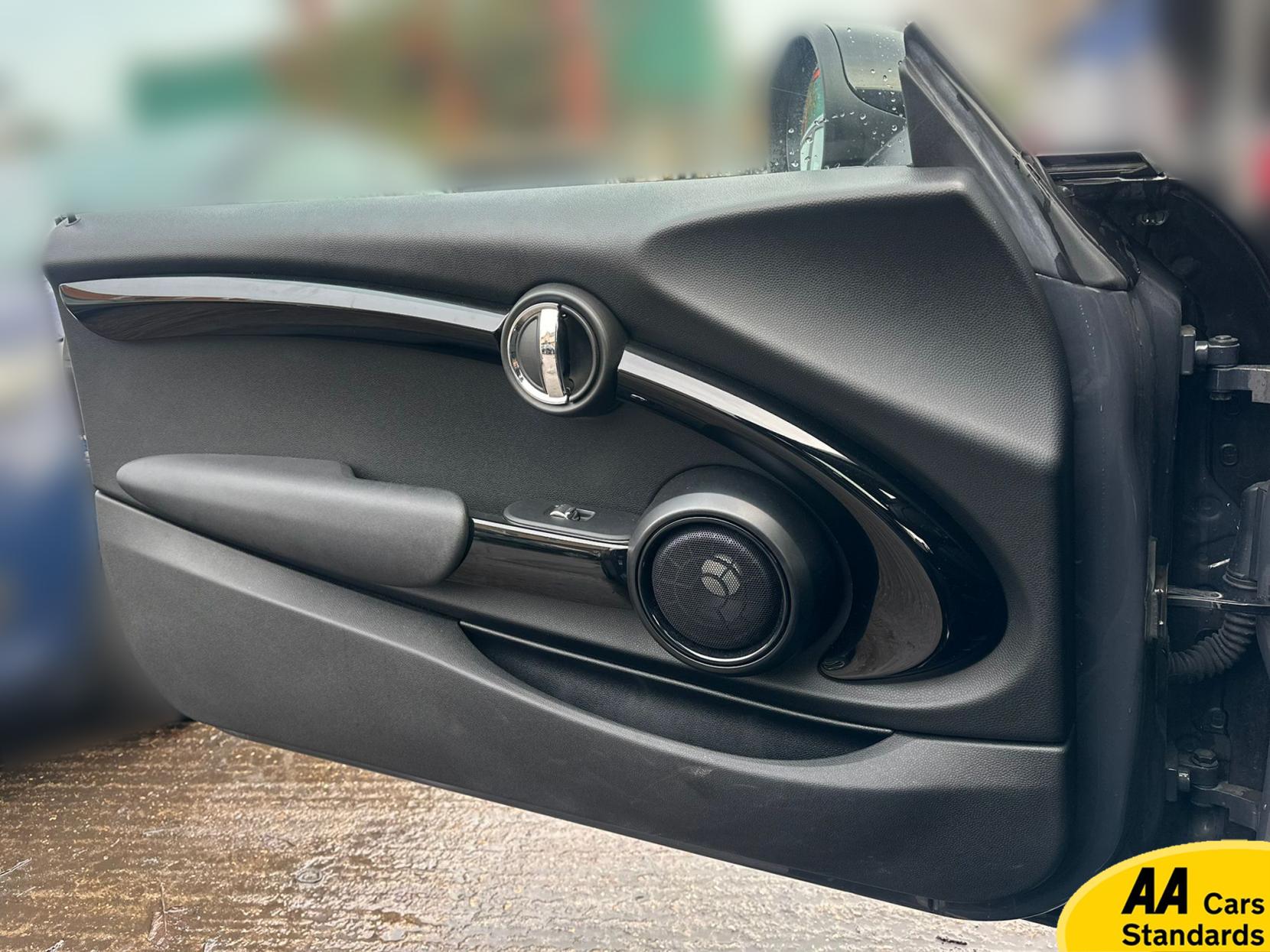 MINI Hatch 2.0 Cooper SD Hatchback 3dr Diesel Auto 6Spd Euro 6 (s/s) (170 ps)