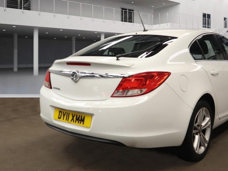 Vauxhall Insignia 1.8 16V SRi Hatchback 5dr Petrol Manual Euro 5 (140 ps)