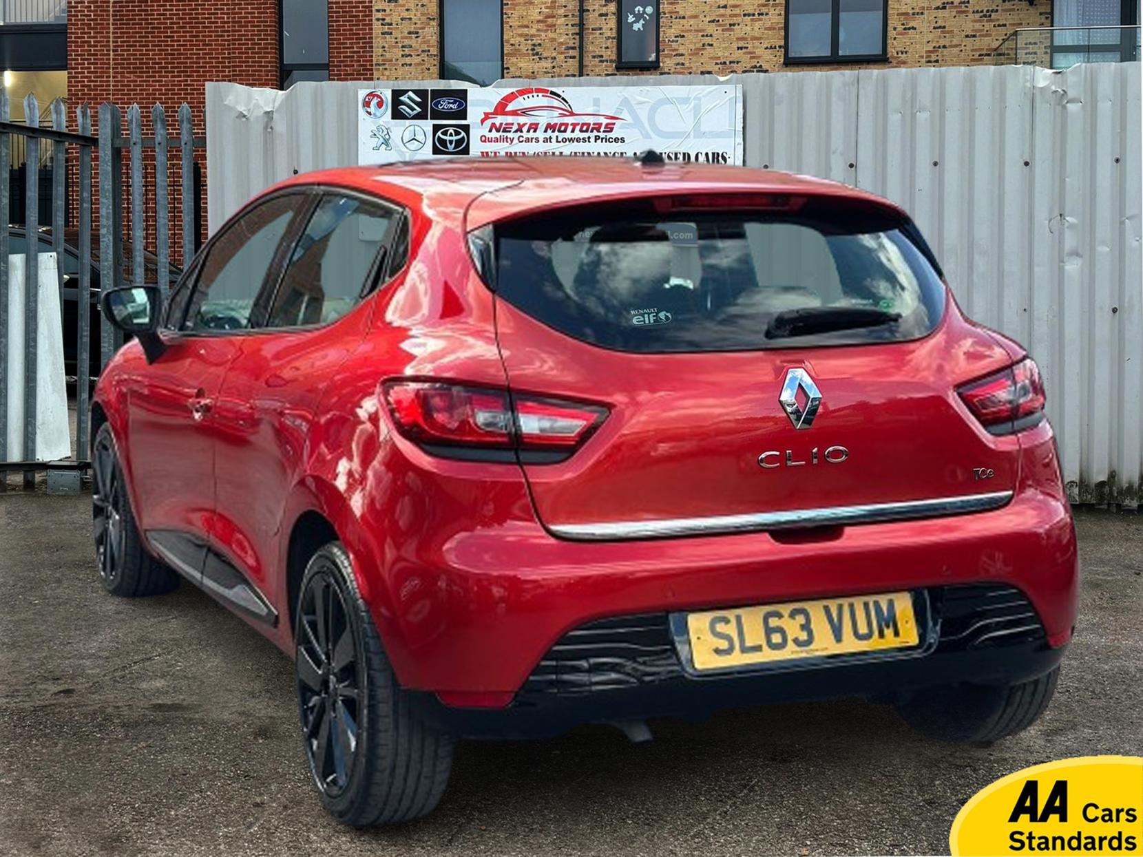Renault Clio 0.9 TCe Dynamique S MediaNav Hatchback 5dr Petrol Manual Euro 5 (s/s) (90 ps)