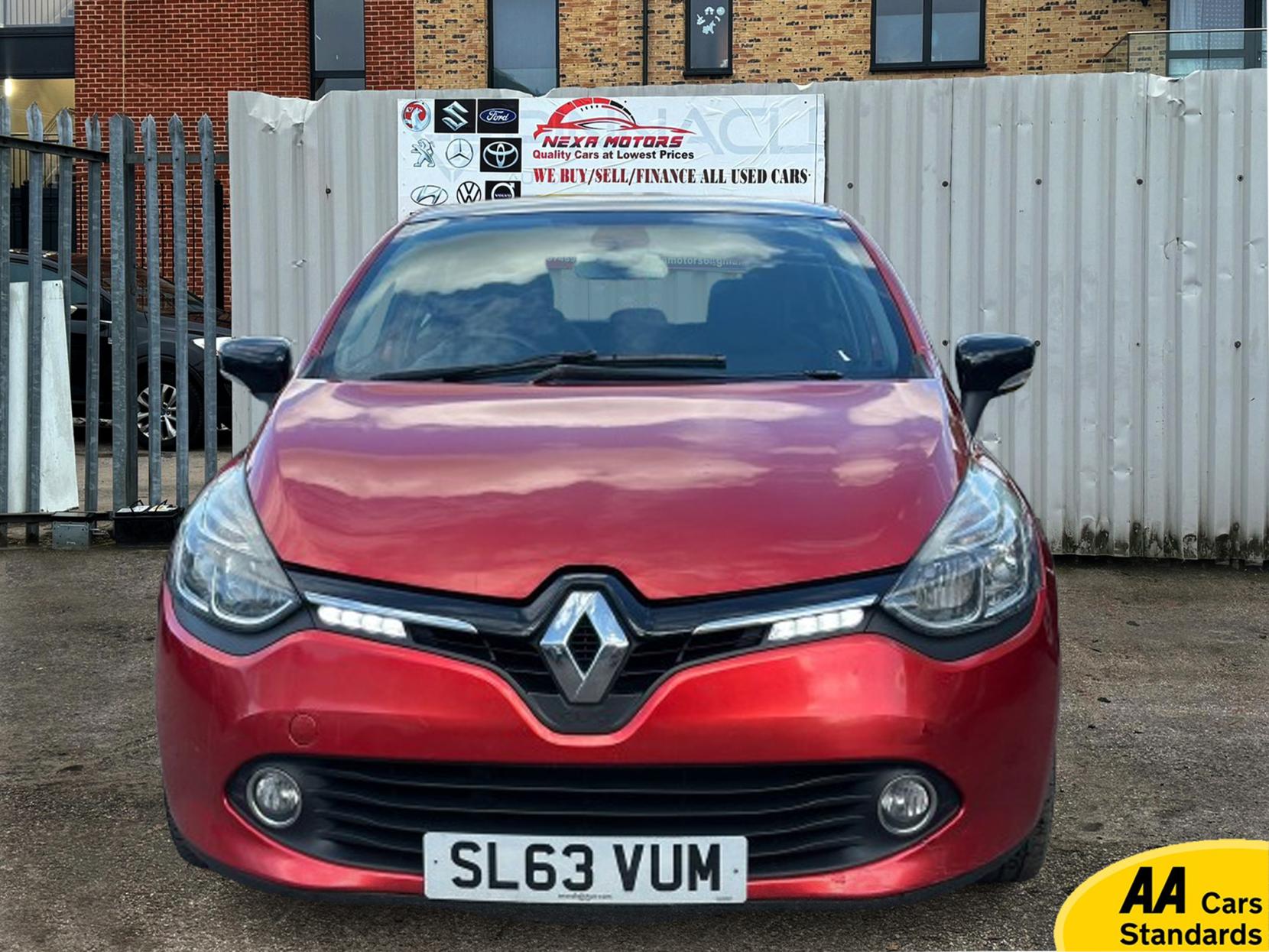 Renault Clio 0.9 TCe Dynamique S MediaNav Hatchback 5dr Petrol Manual Euro 5 (s/s) (90 ps)