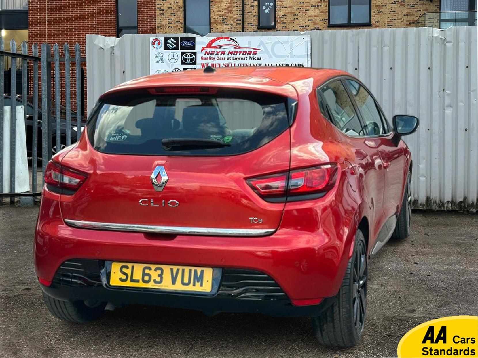 Renault Clio 0.9 TCe Dynamique S MediaNav Hatchback 5dr Petrol Manual Euro 5 (s/s) (90 ps)