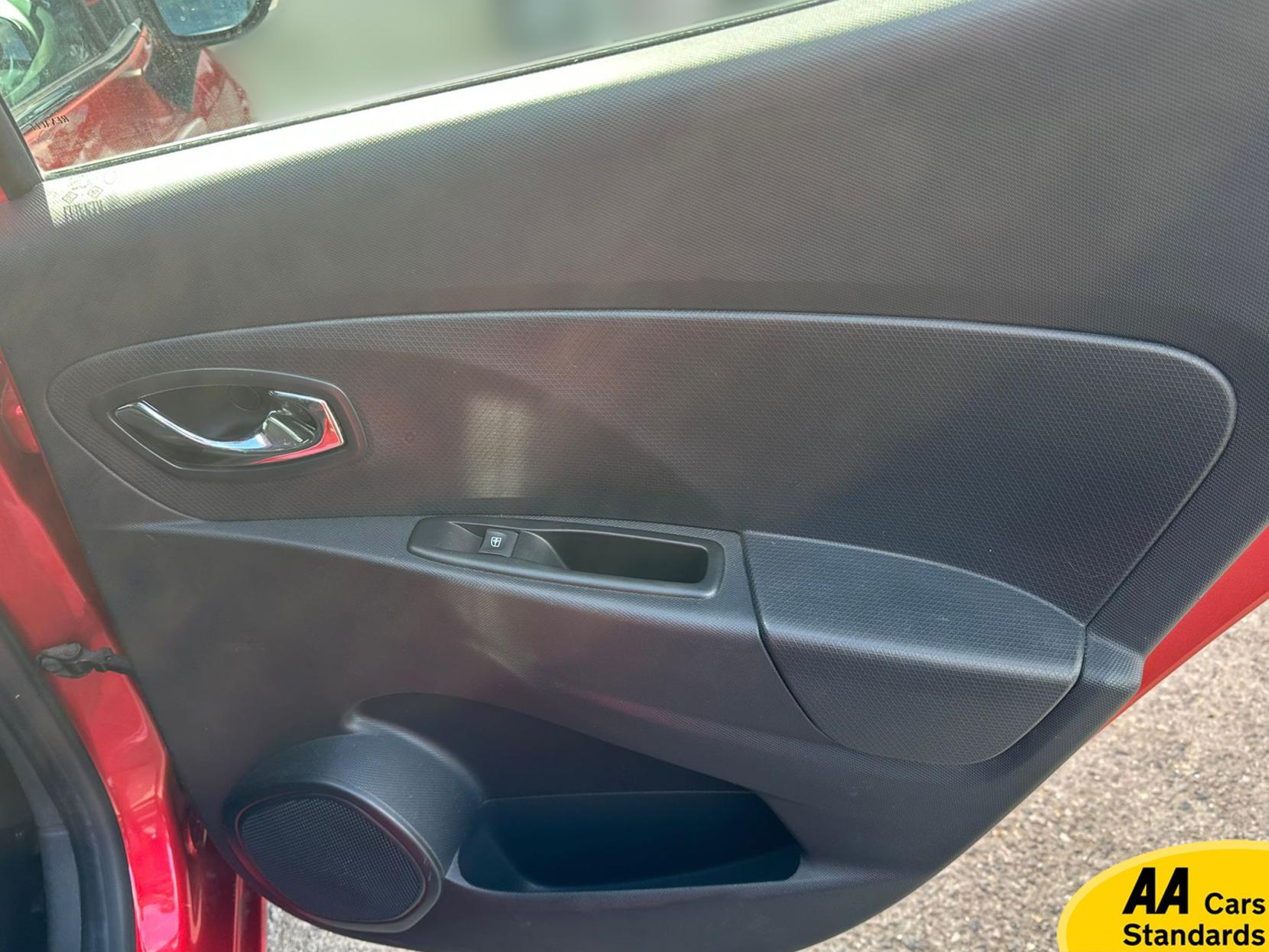 Renault Clio 0.9 TCe Dynamique S MediaNav Hatchback 5dr Petrol Manual Euro 5 (s/s) (90 ps)