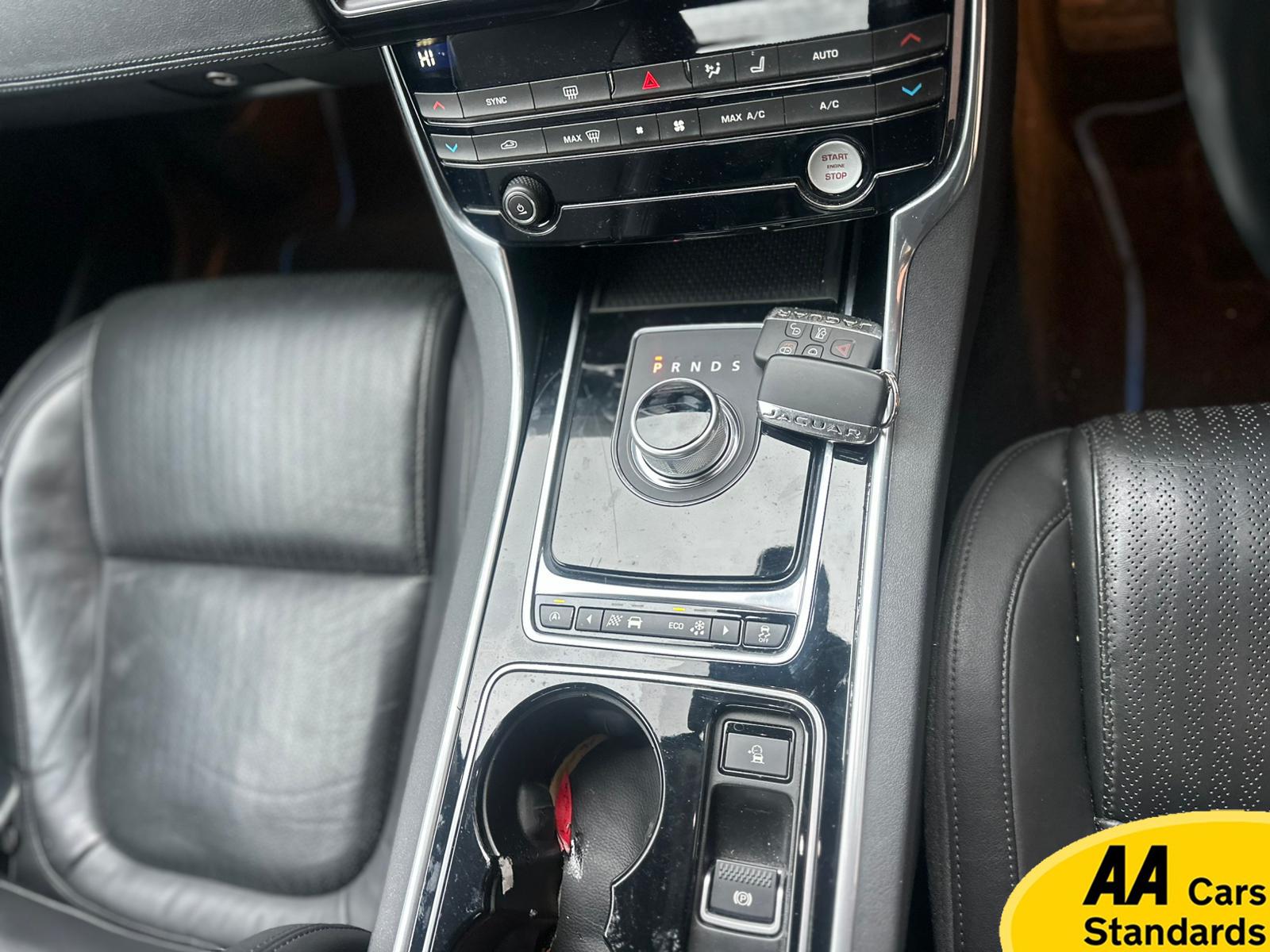 Jaguar XE 2.0d Portfolio Saloon 4dr Diesel Auto Euro 6 (s/s) (163 ps)