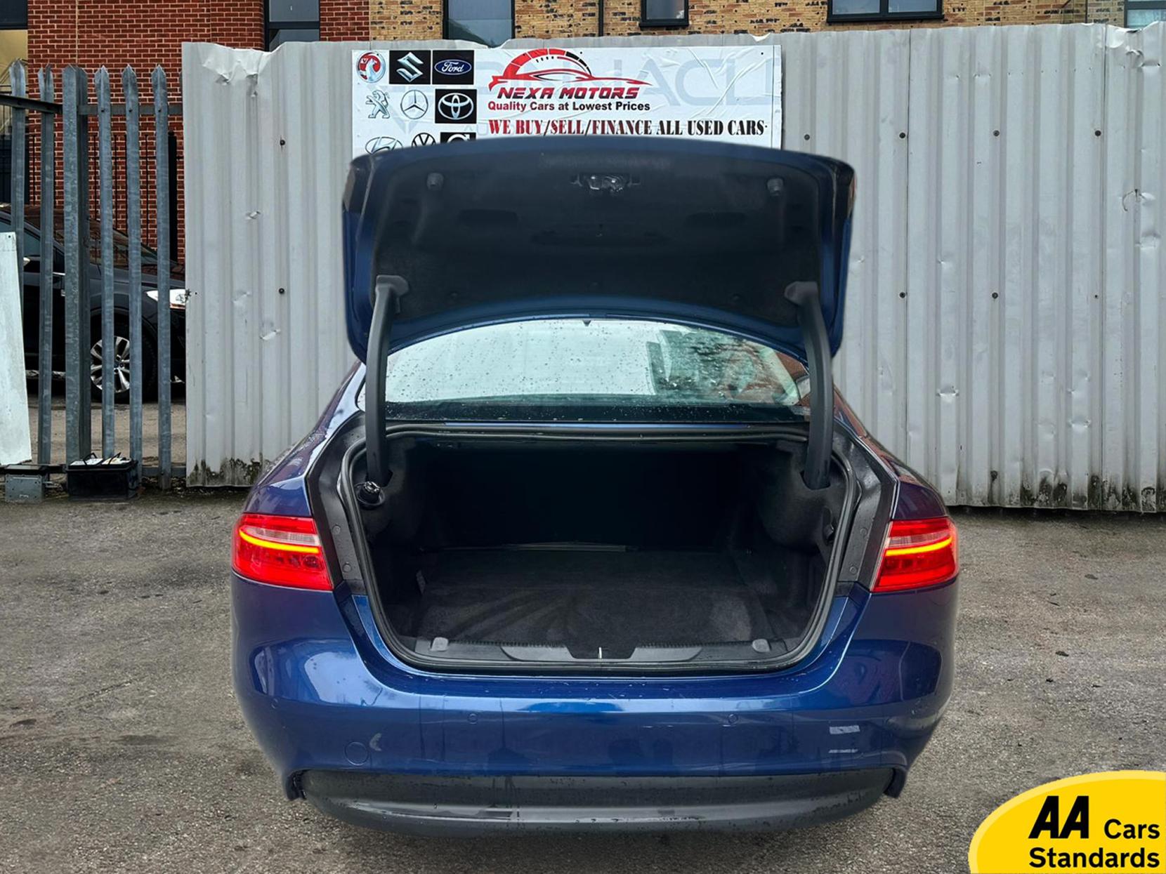 Jaguar XE 2.0d Portfolio Saloon 4dr Diesel Auto Euro 6 (s/s) (163 ps)