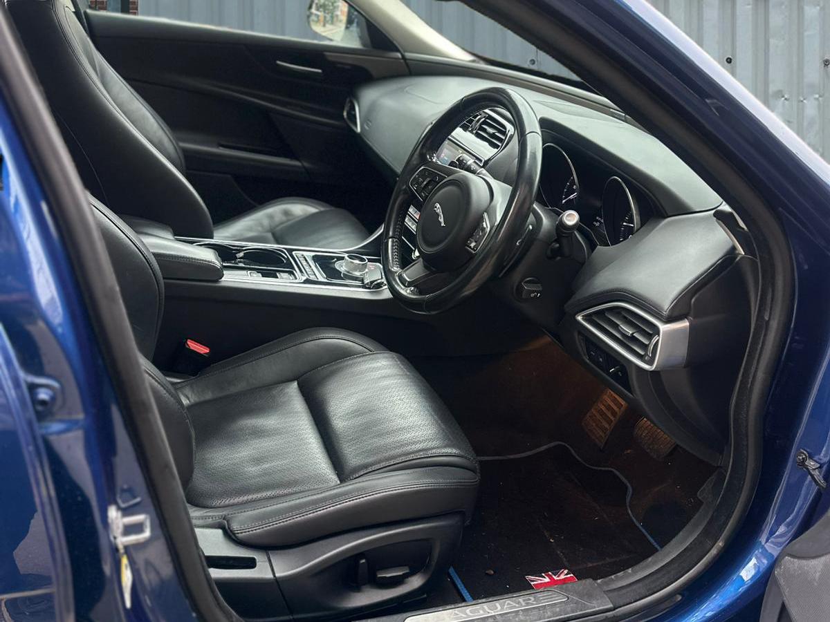 Jaguar XE 2.0d Portfolio Saloon 4dr Diesel Auto Euro 6 (s/s) (163 ps)