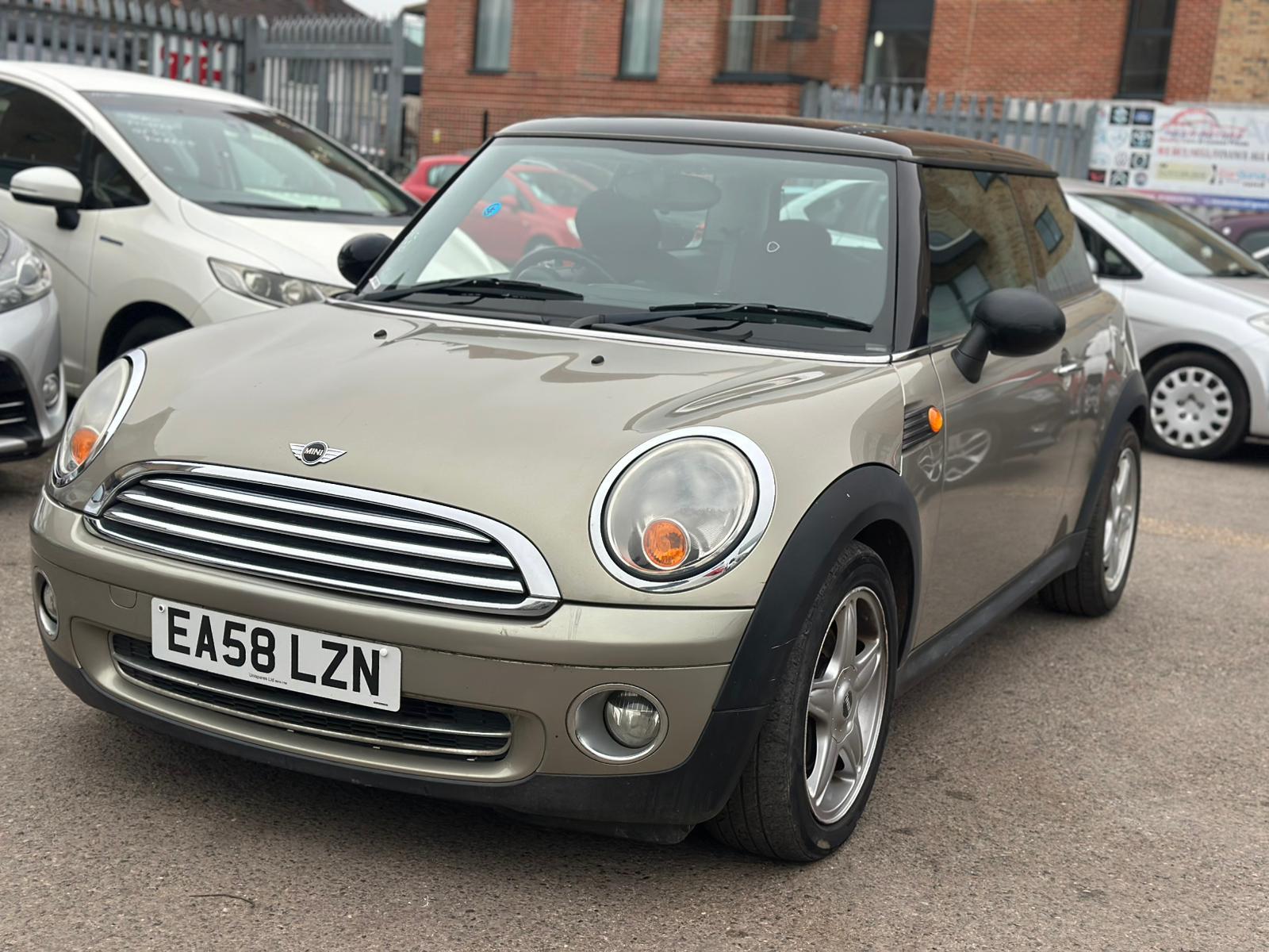 MINI Hatch 1.6 Cooper Hatchback 3dr Petrol Steptronic Euro 4 (120 ps)