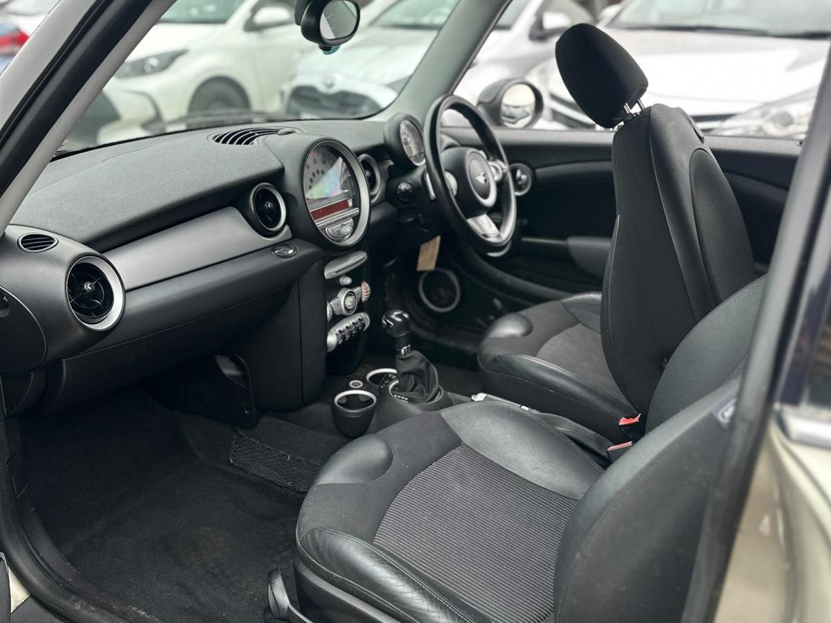 MINI Hatch 1.6 Cooper Hatchback 3dr Petrol Steptronic Euro 4 (120 ps)