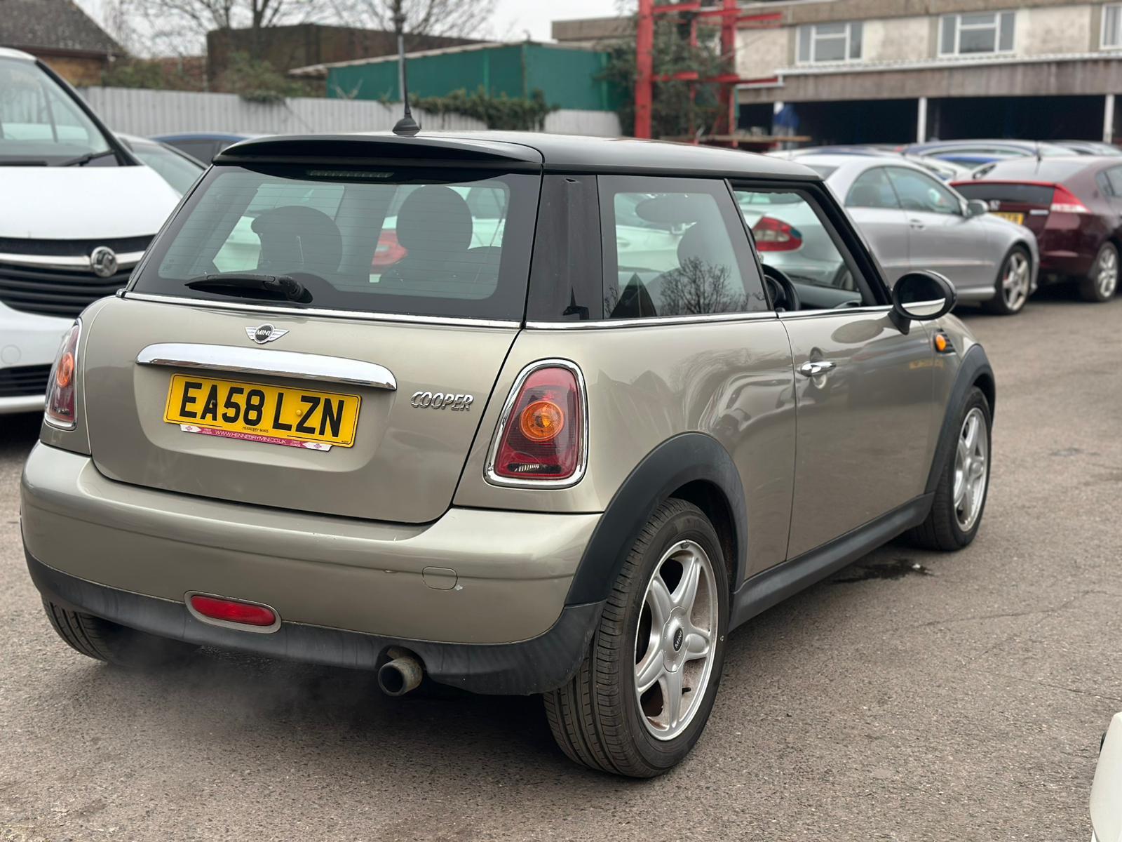 MINI Hatch 1.6 Cooper Hatchback 3dr Petrol Steptronic Euro 4 (120 ps)