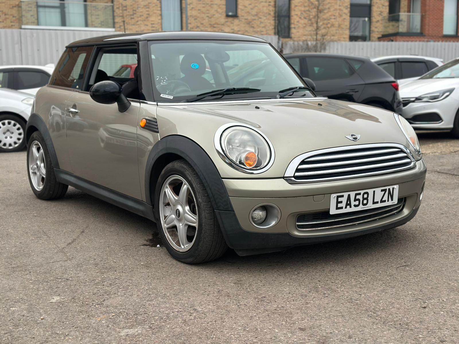 MINI Hatch 1.6 Cooper Hatchback 3dr Petrol Steptronic Euro 4 (120 ps)