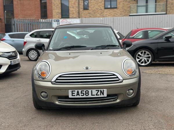 MINI Hatch 1.6 Cooper Hatchback 3dr Petrol Steptronic Euro 4 (120 ps)