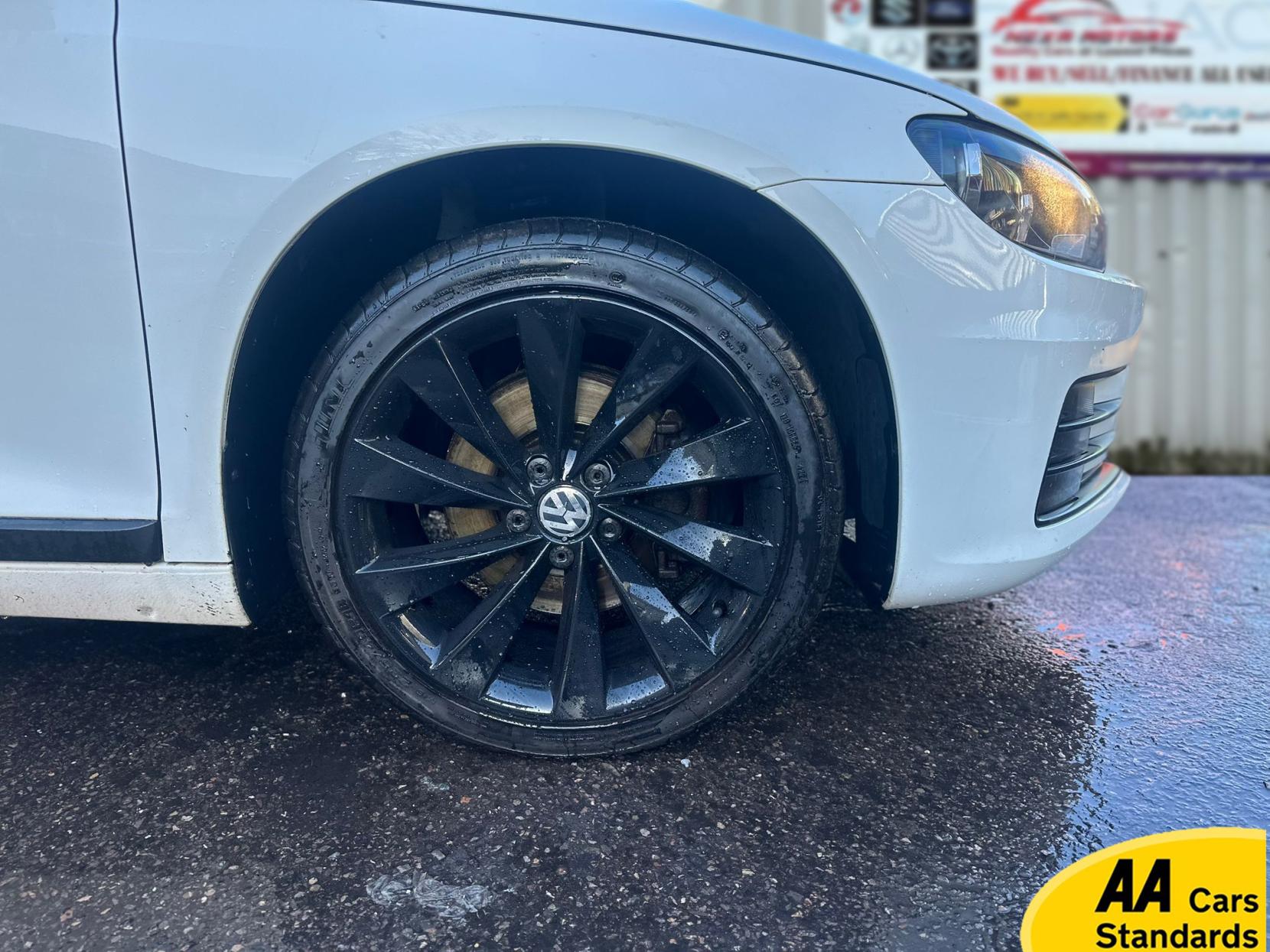 Volkswagen Scirocco 2.0 TDI BlueMotion Tech GT Hatchback 3dr Diesel DSG Euro 6 (s/s) (184 ps)