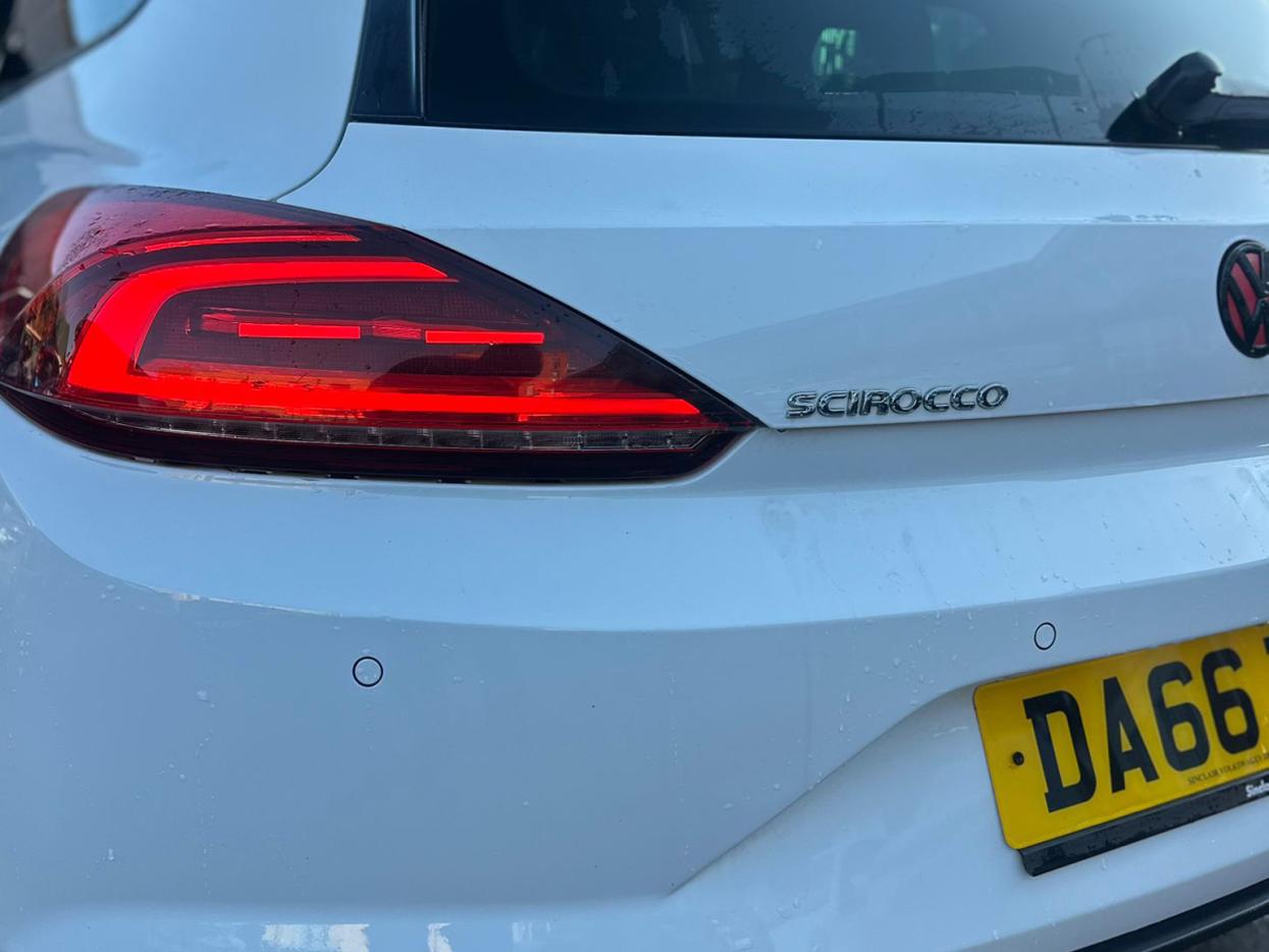 Volkswagen Scirocco 2.0 TDI BlueMotion Tech GT Hatchback 3dr Diesel DSG Euro 6 (s/s) (184 ps)