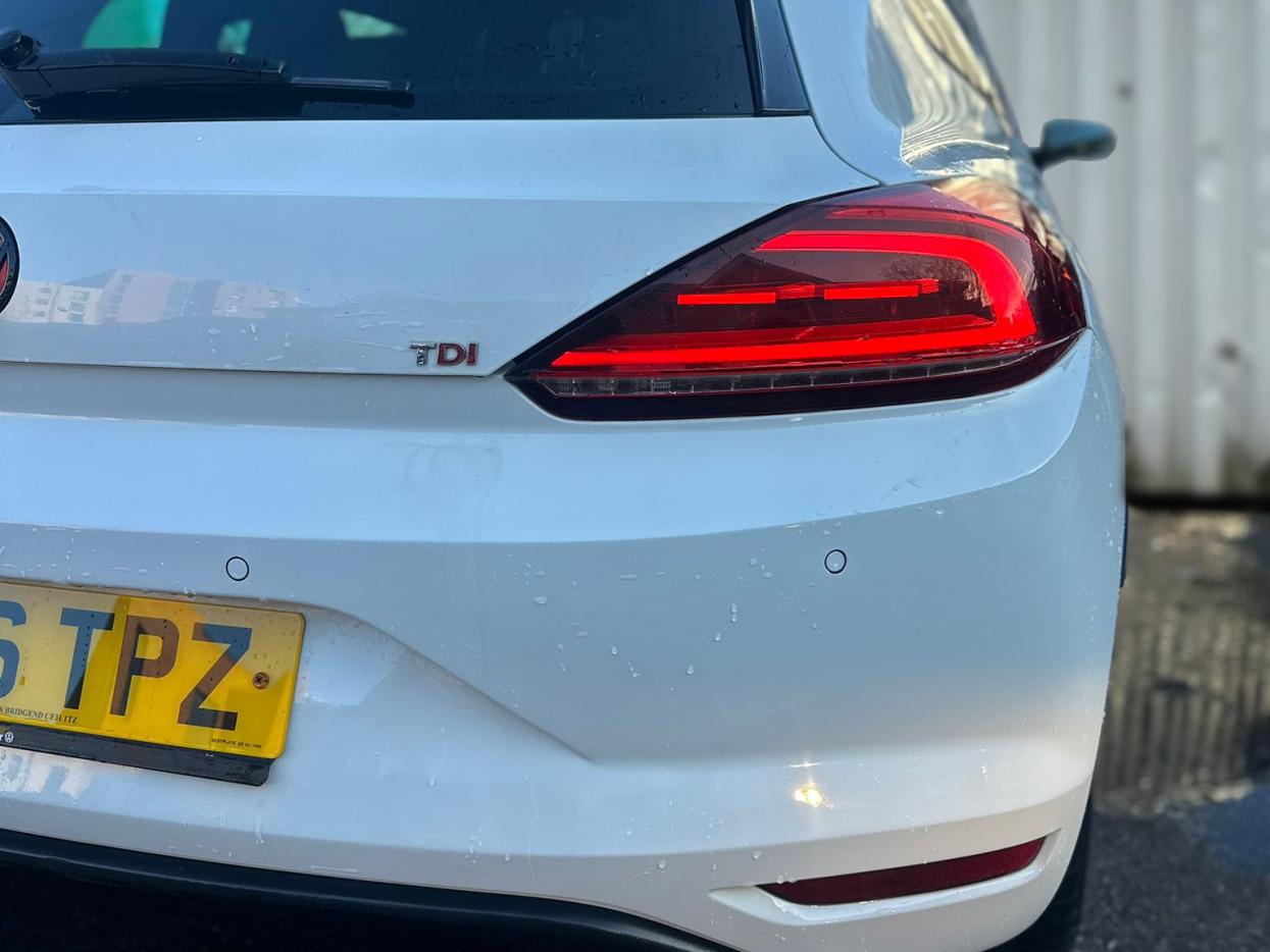 Volkswagen Scirocco 2.0 TDI BlueMotion Tech GT Hatchback 3dr Diesel DSG Euro 6 (s/s) (184 ps)