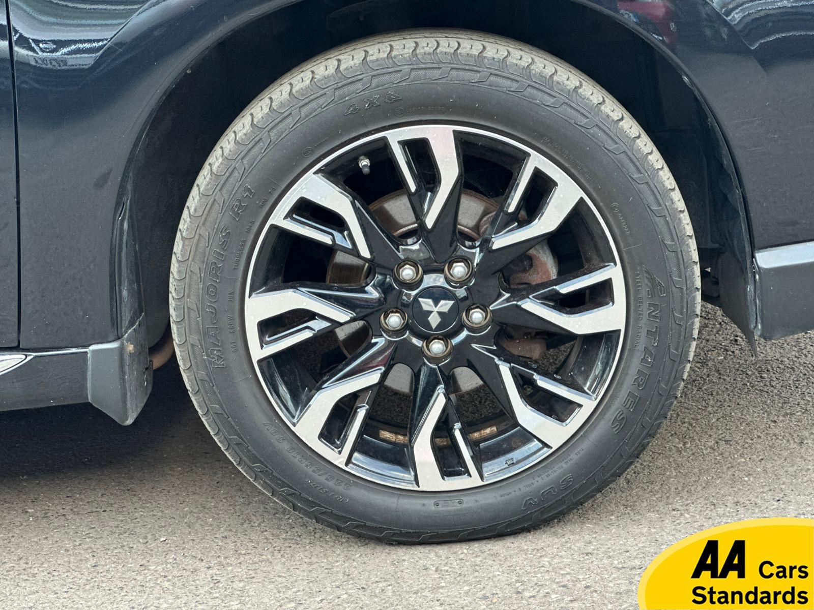 Mitsubishi Outlander 2.0h 12kWh GX4h SUV 5dr Petrol Plug-in Hybrid CVT 4WD Euro 6 (s/s) (200 ps)