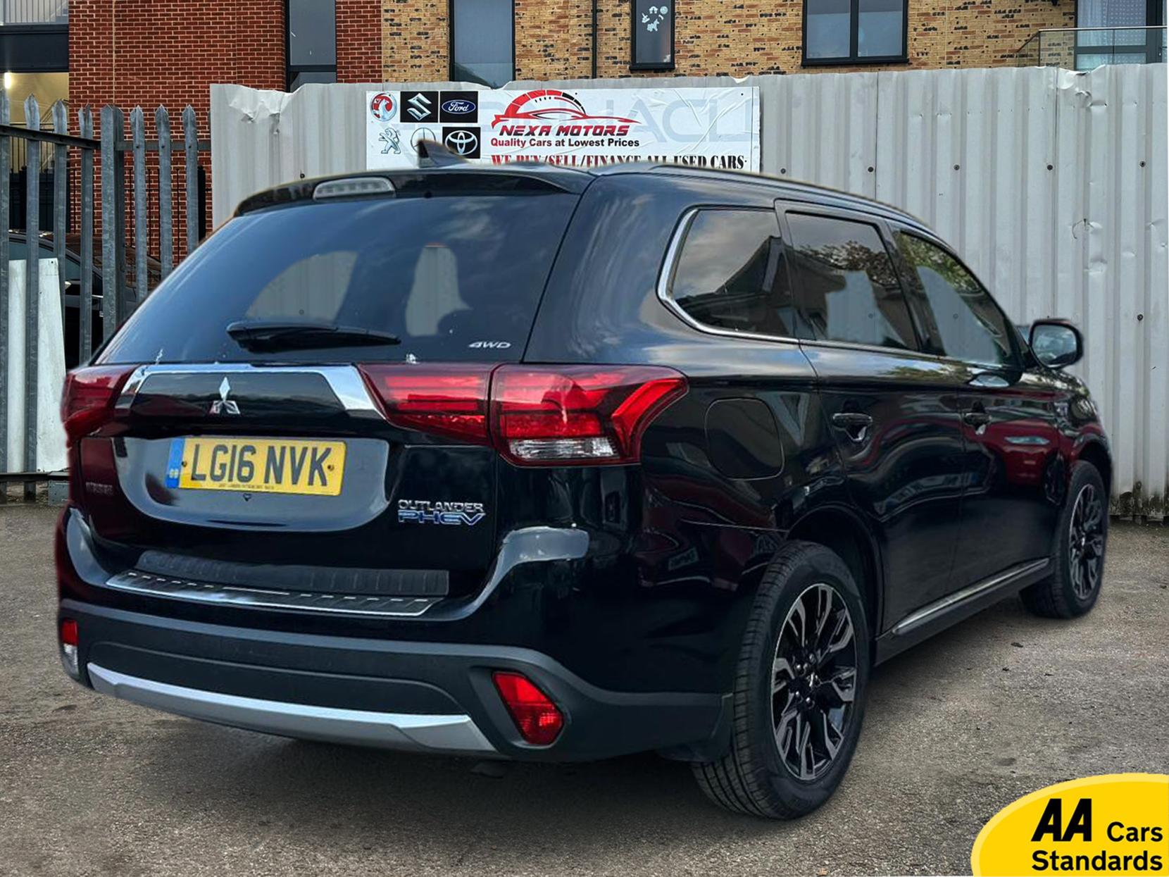Mitsubishi Outlander 2.0h 12kWh GX4h SUV 5dr Petrol Plug-in Hybrid CVT 4WD Euro 6 (s/s) (200 ps)