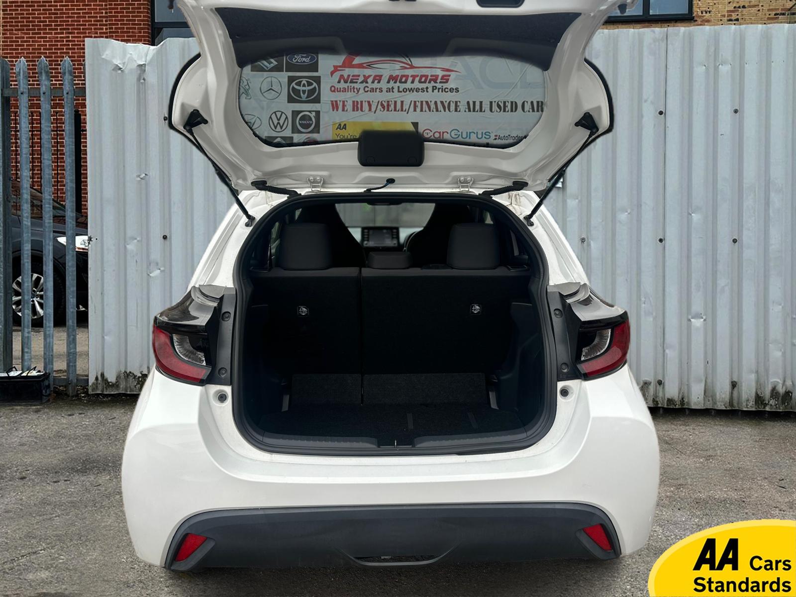 Toyota Yaris 1.5 VVT-h Dynamic Hatchback 5dr Petrol Hybrid E-CVT Euro 6 (s/s) (116 ps)