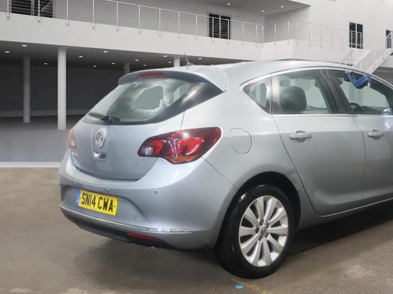 Vauxhall Astra 1.6 16v SE Hatchback 5dr Petrol Auto Euro 5 (115 ps)