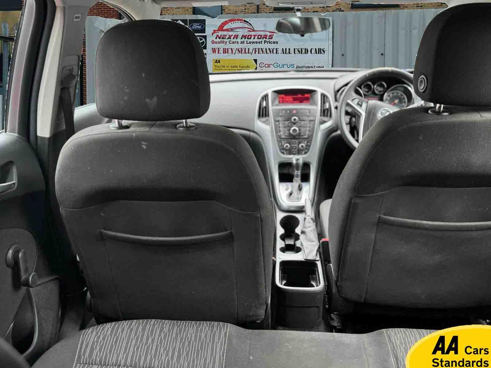 Vauxhall Astra 1.6 16v Exclusiv Hatchback 5dr Petrol Auto Euro 5 (115 ps)