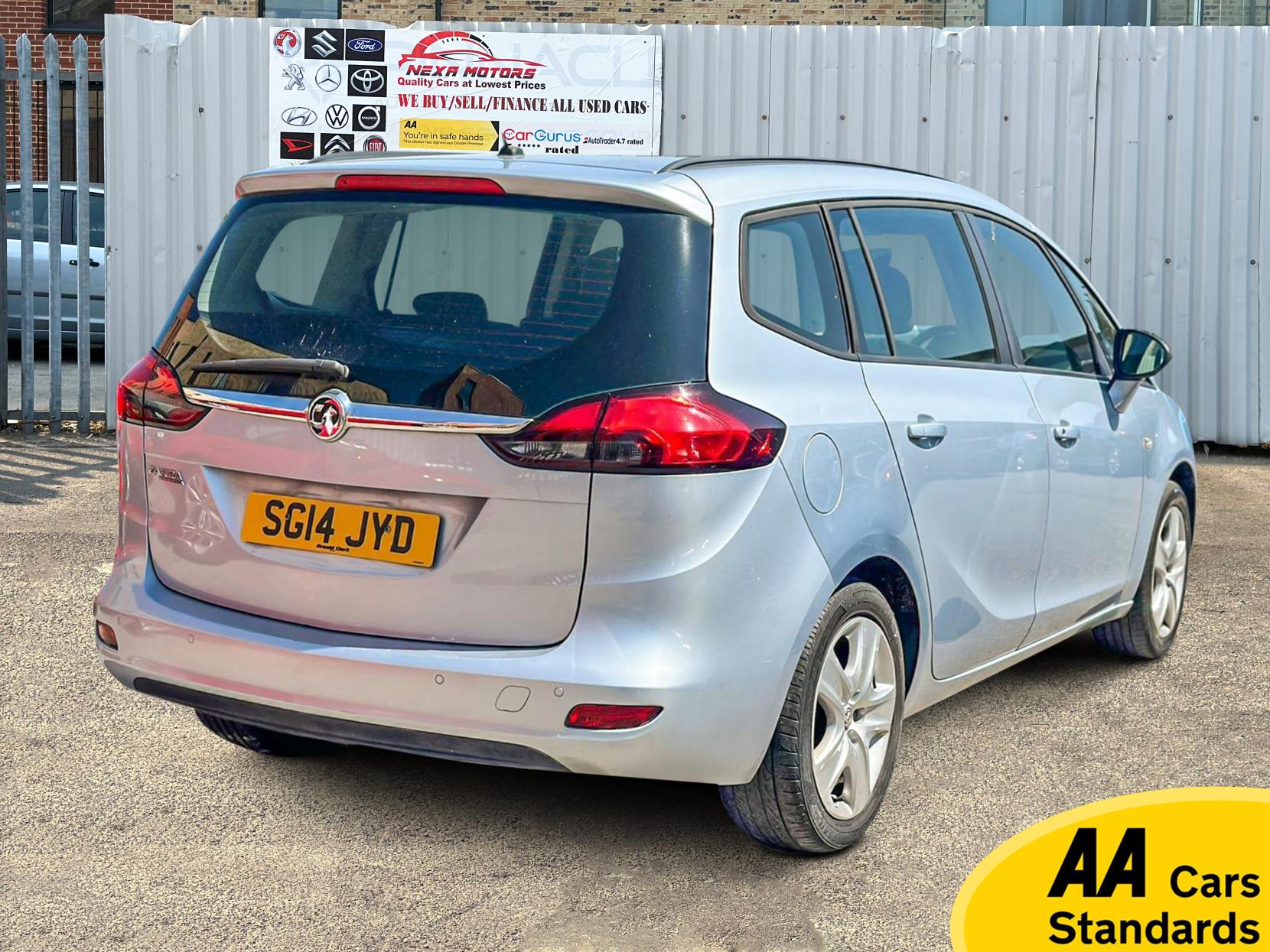 Vauxhall Zafira Tourer 1.8 16V Exclusiv MPV 5dr Petrol Manual Euro 5 (140 ps)