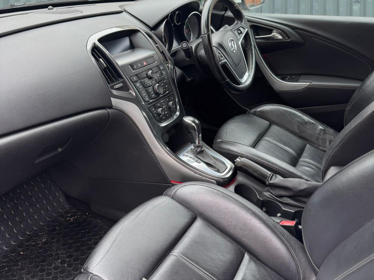 Vauxhall Astra 1.6 16v Elite Hatchback 5dr Petrol Auto Euro 5 (115 ps)