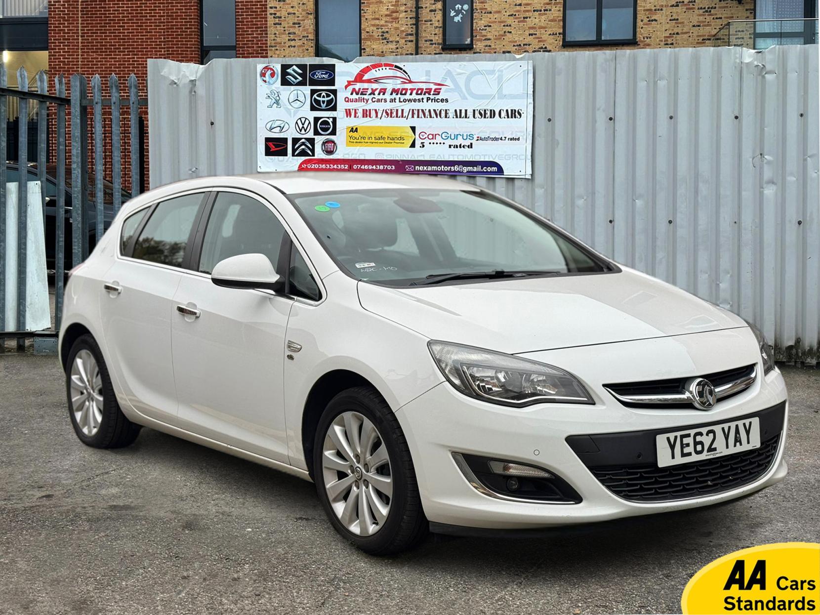 Vauxhall Astra 1.6 16v Elite Hatchback 5dr Petrol Auto Euro 5 (115 ps)