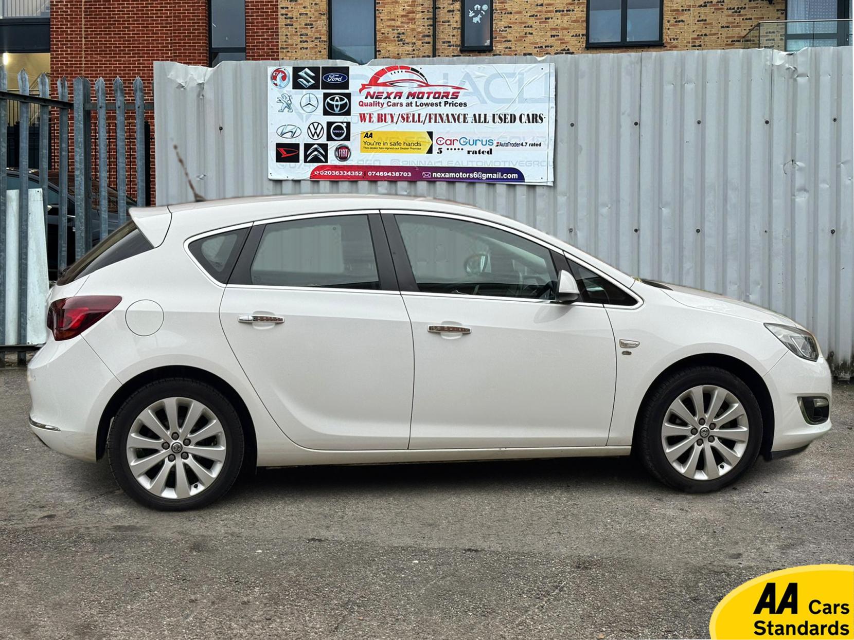 Vauxhall Astra 1.6 16v Elite Hatchback 5dr Petrol Auto Euro 5 (115 ps)