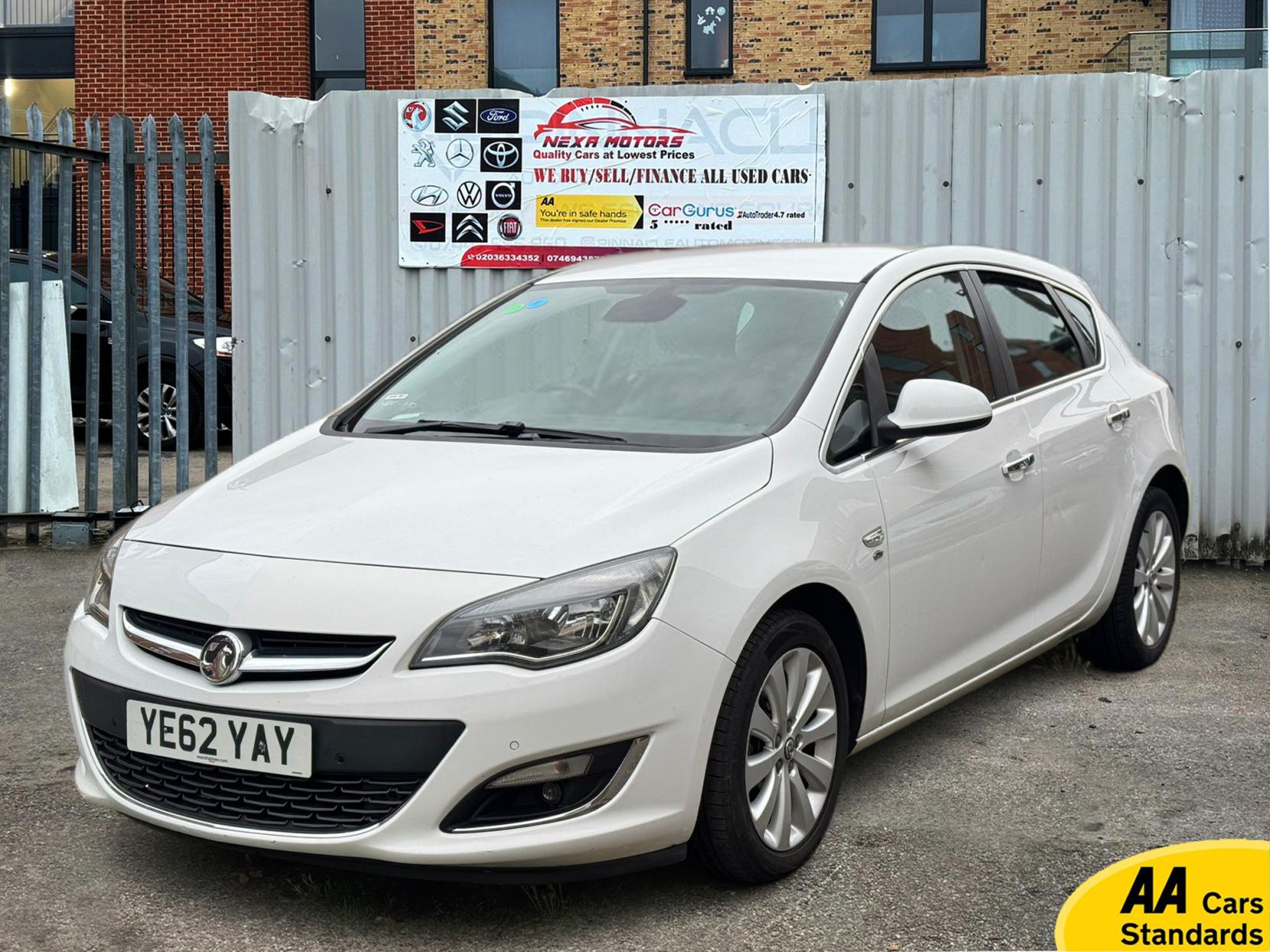 Vauxhall Astra 1.6 16v Elite Hatchback 5dr Petrol Auto Euro 5 (115 ps)