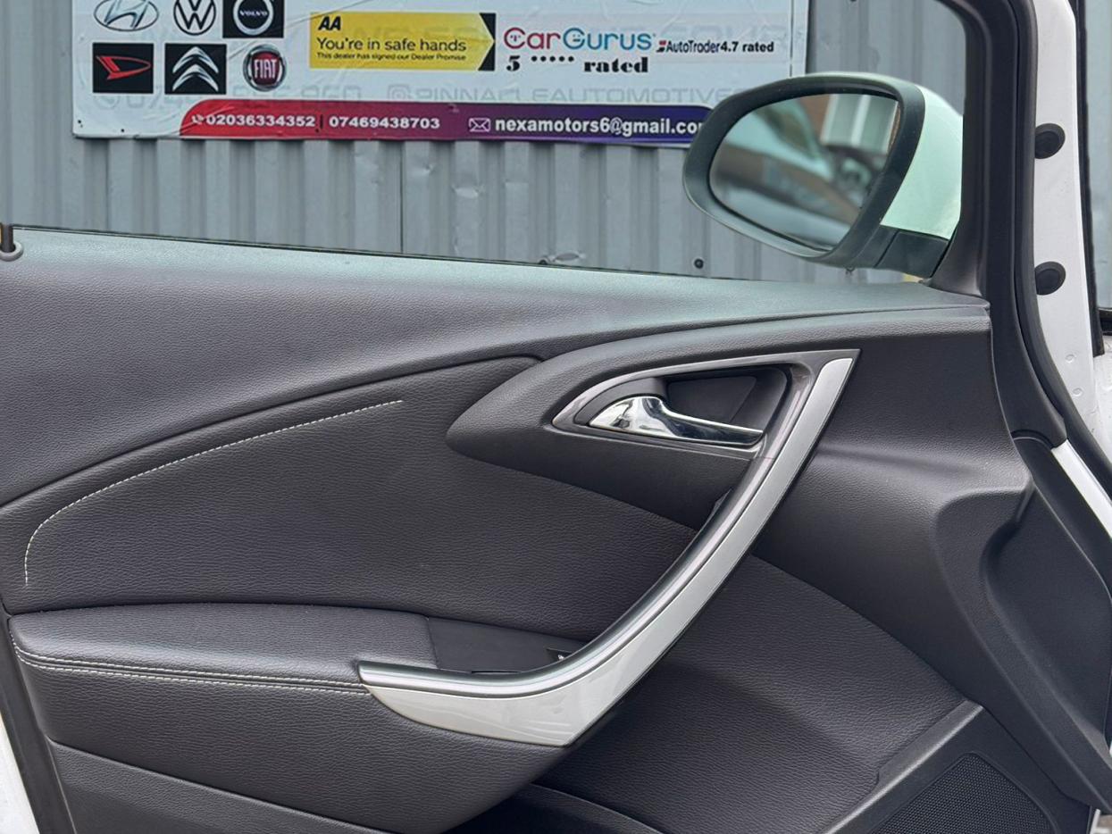 Vauxhall Astra 1.6 16v Elite Hatchback 5dr Petrol Auto Euro 5 (115 ps)