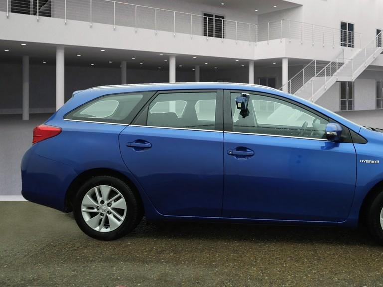 Toyota Auris 1.8 VVT-h Icon Touring Sports 5dr Petrol Hybrid CVT Euro 5 (s/s) (136 ps)